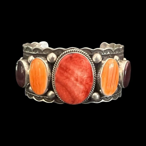 Spiny Oyster Hand Tooled Cuff- Guy Hoskie - Picture 6 of 8